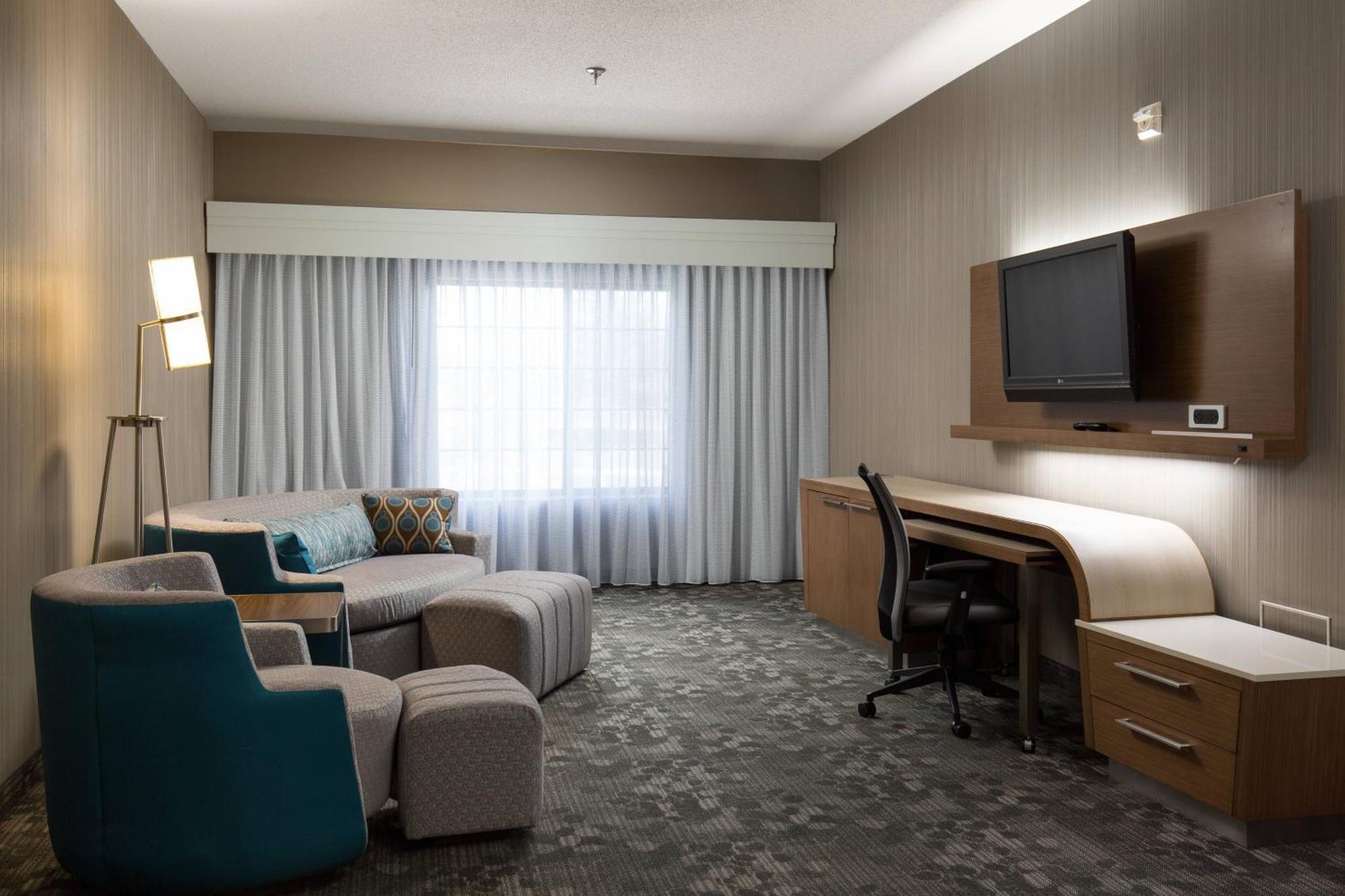 Courtyard Kansas City East/Blue Springs Bagian luar foto