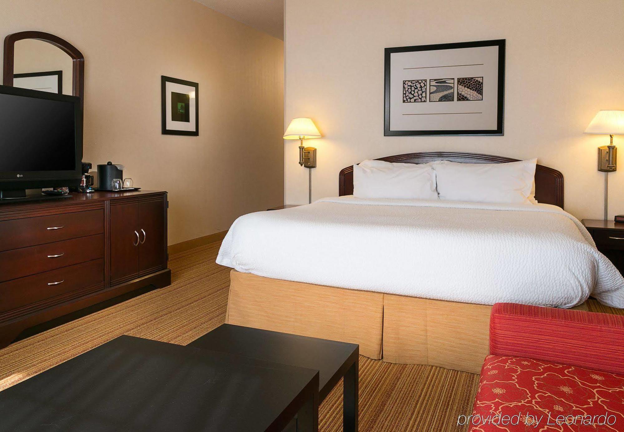 Courtyard Kansas City East/Blue Springs Bagian luar foto