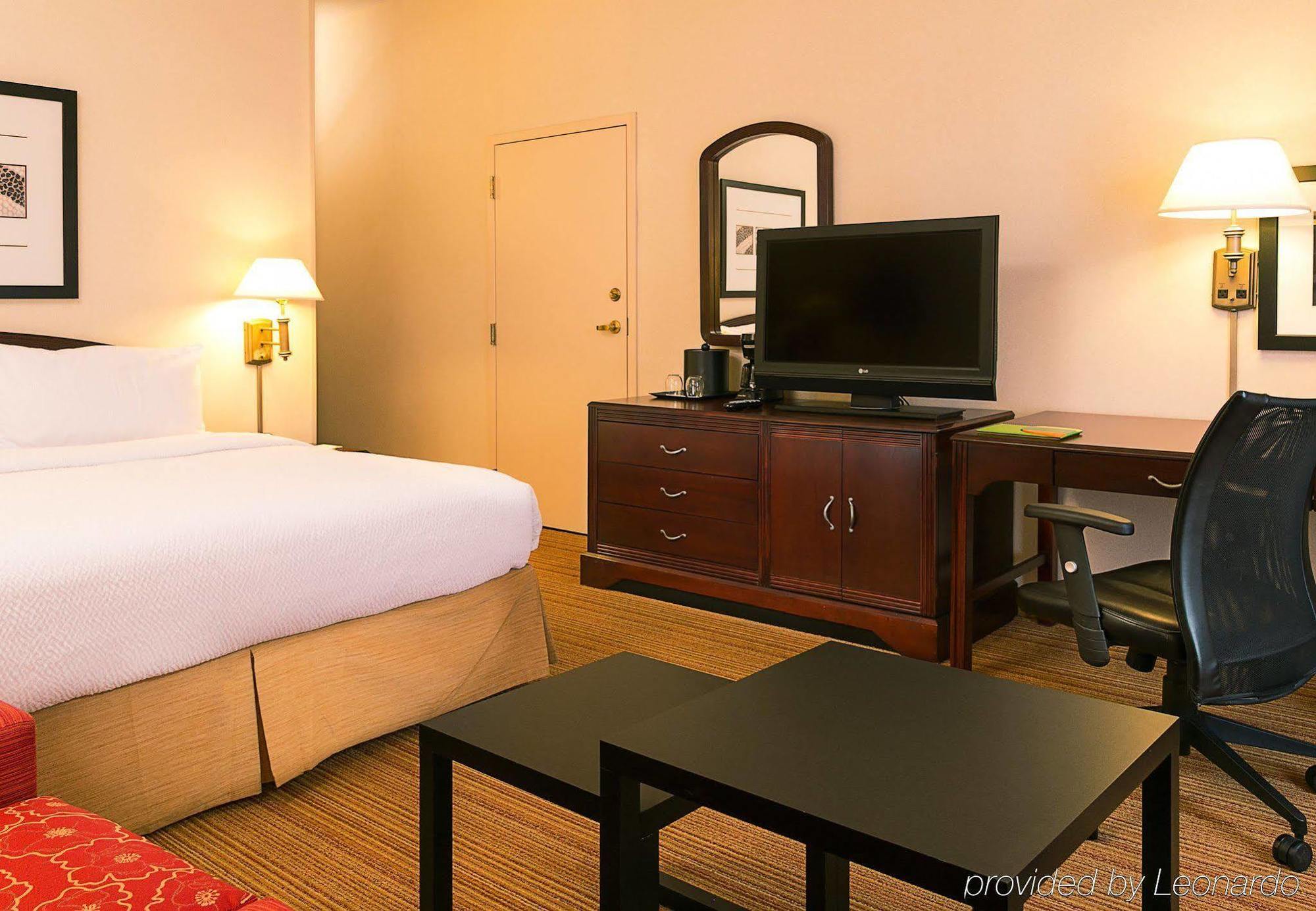 Courtyard Kansas City East/Blue Springs Bagian luar foto